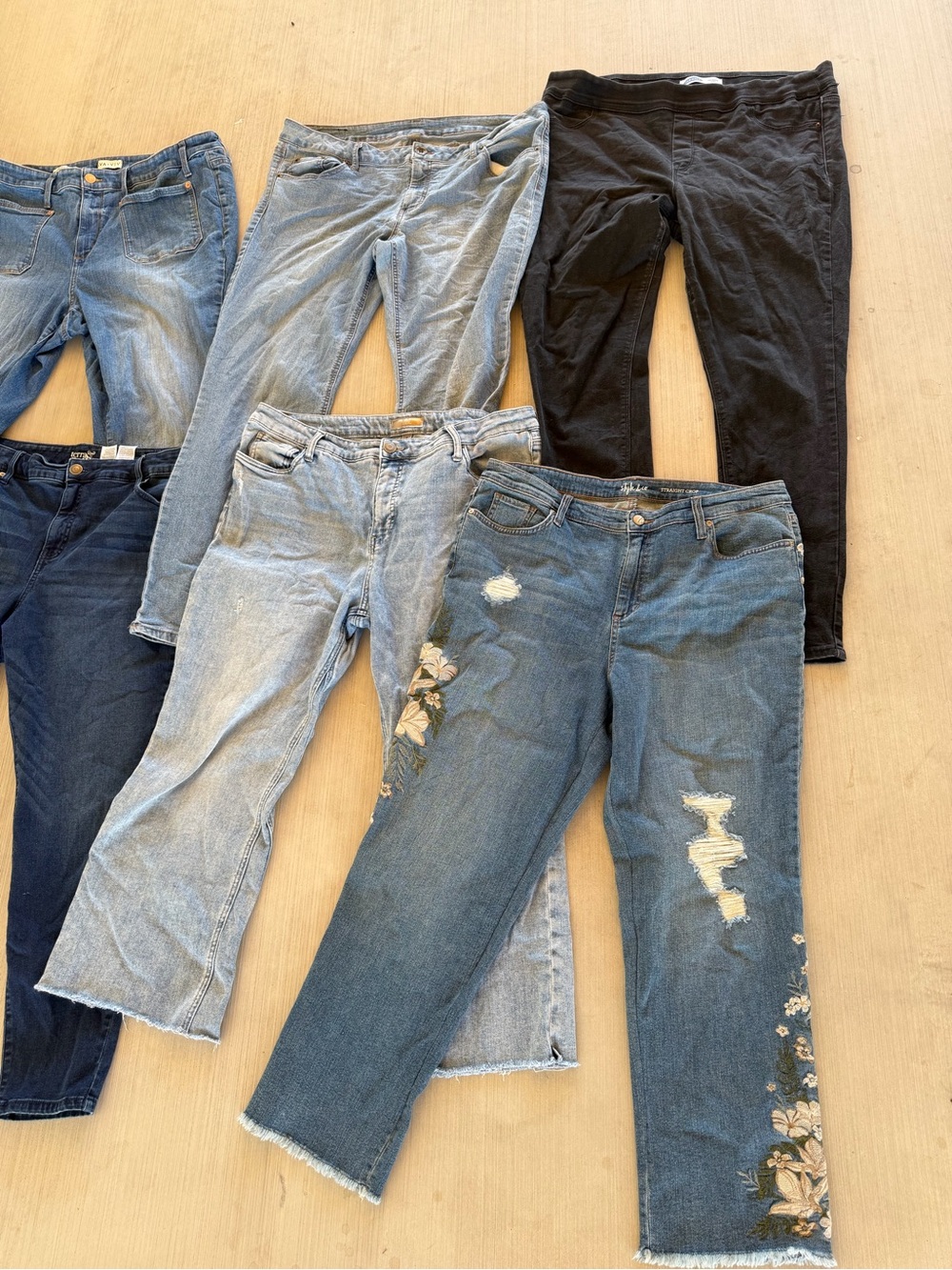 6 Pc Women’s Size 18 Jeans Denim Reseller Bundle Plus Size Mixed Brands Wholesal - Picture 3 of 6